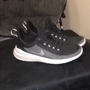 nike run utility shield